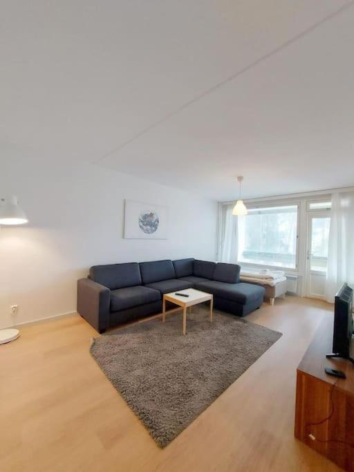 Appartement Kotimaailma - Kotoisa 3mh Asunto Kontulassa